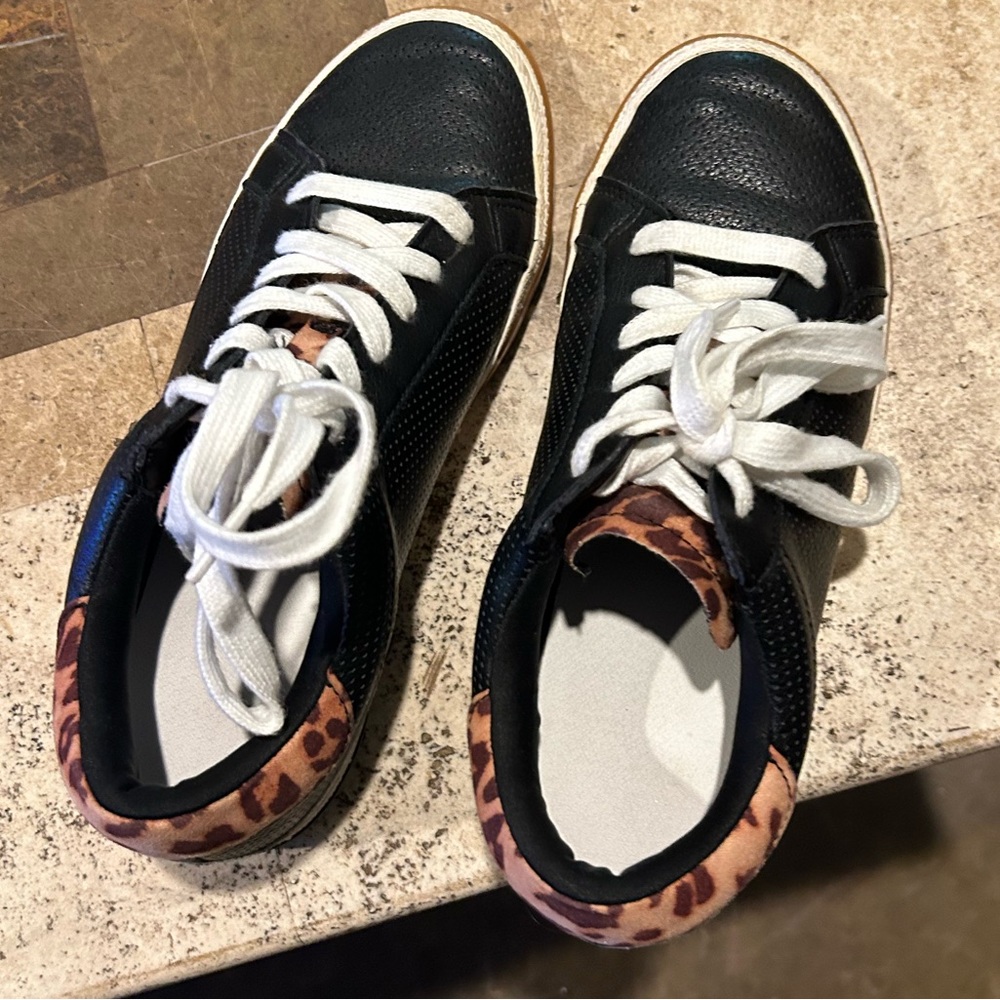 Size 7 sneakers